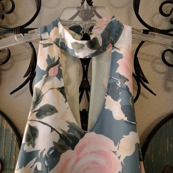 The Impeccable Pig Gray Floral Front Cutout Dress. Size XS - Picture 6 of 9